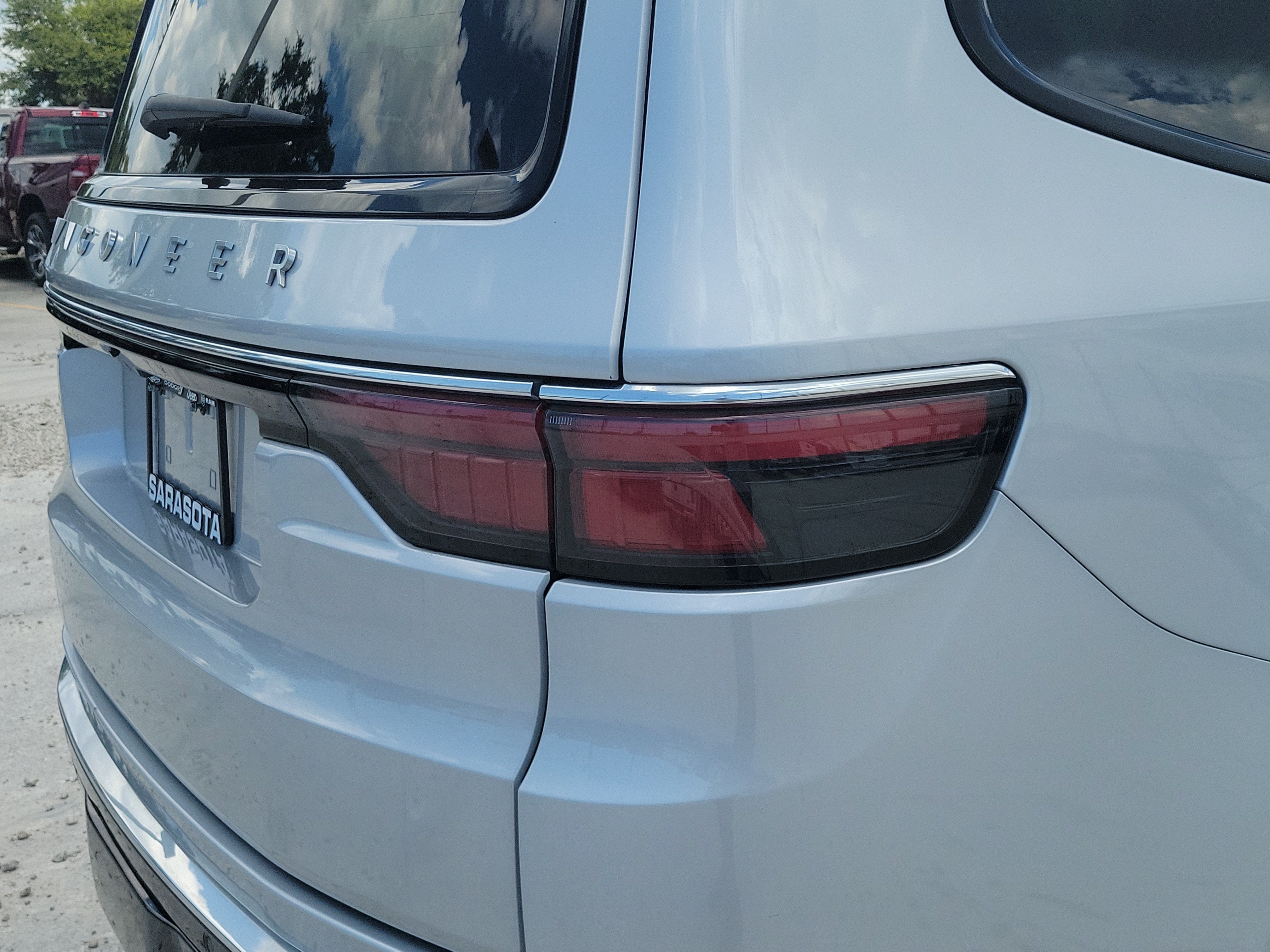 2024 Jeep Wagoneer Base