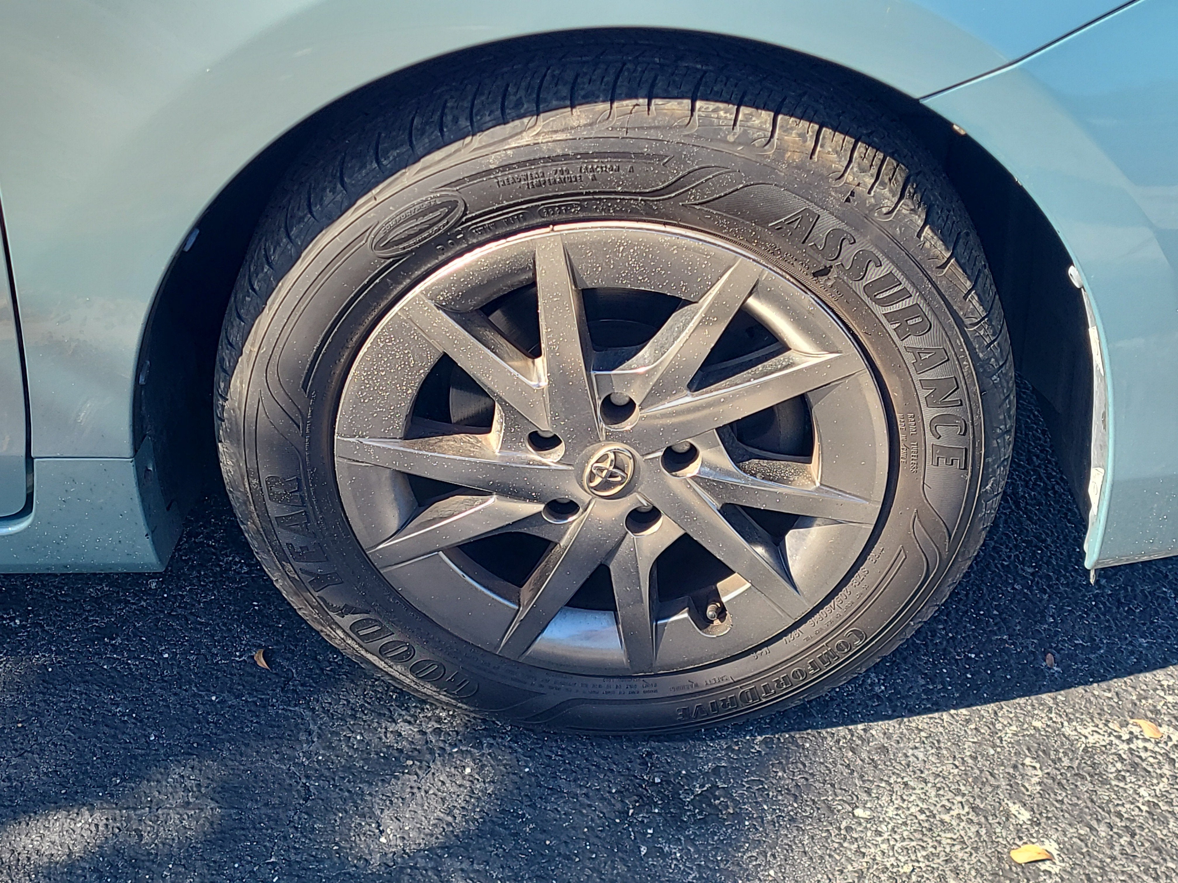 2015 Toyota Prius v Base