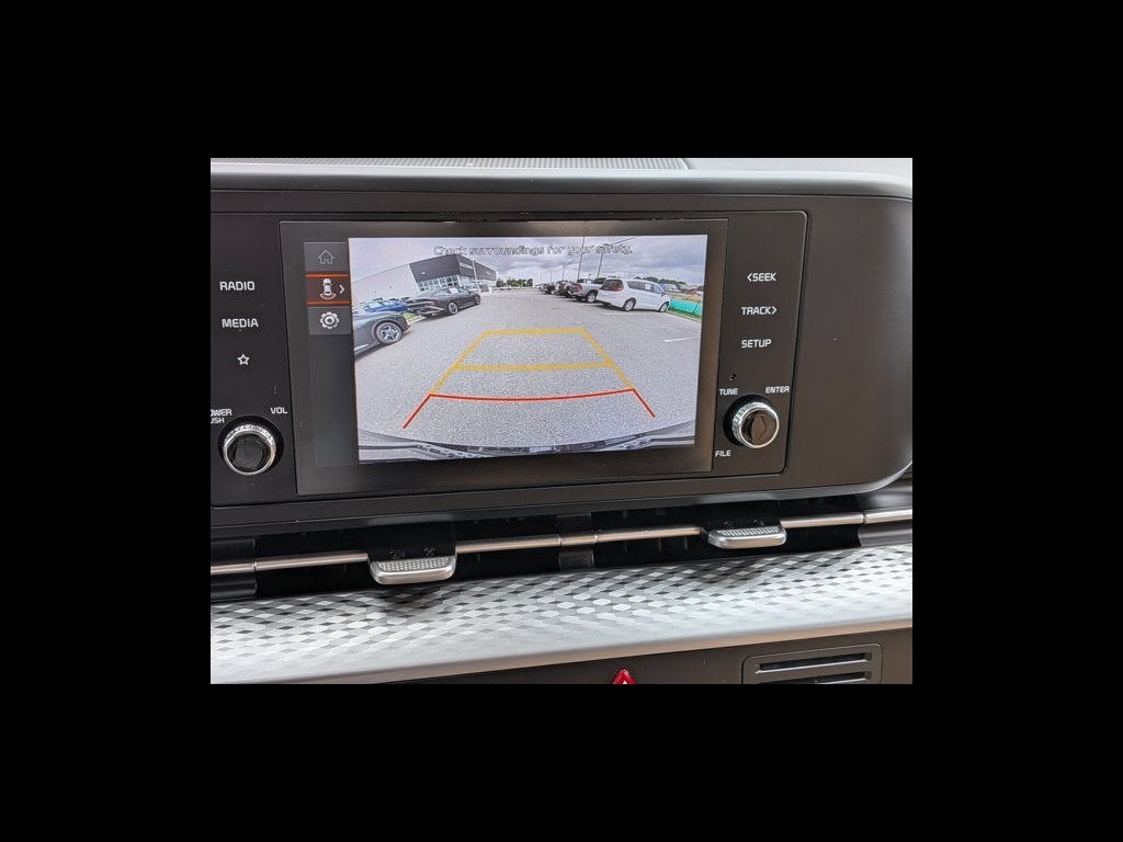 2024 Kia Carnival LX
